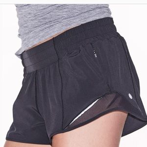 Black Lululemon hotty hot shorts size 2!